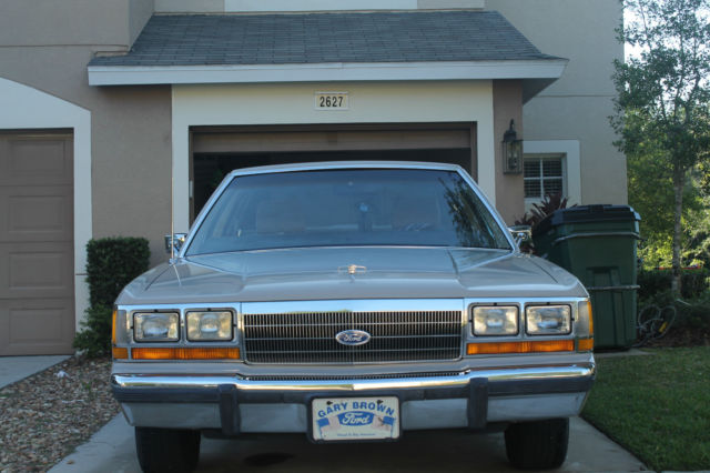1988 Ford Crown Victoria LX - photo 3