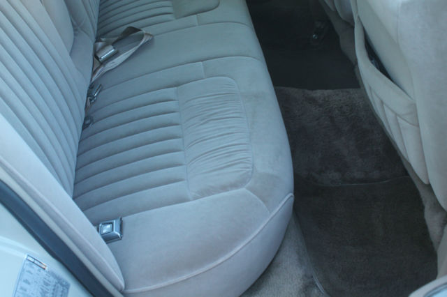 1988 Ford Crown Victoria LX - photo 4
