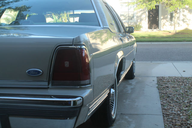 1988 Ford Crown Victoria LX - photo 6