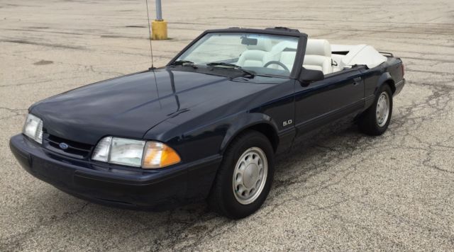1988 Ford Mustang convertible - photo 2