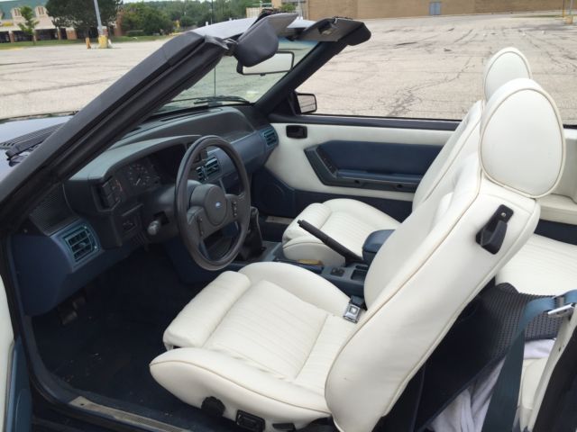 1988 Ford Mustang convertible - photo 7