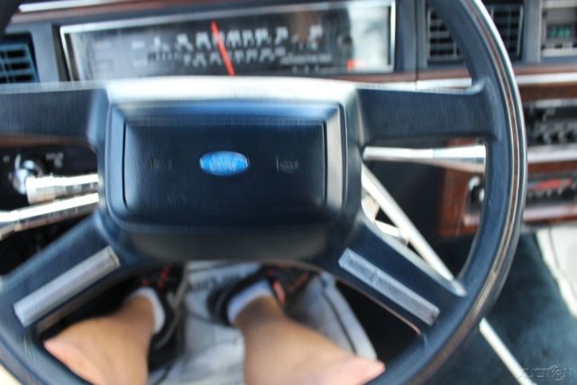 1988 Ford Crown Victoria LX - photo 11