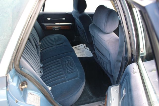 1988 Ford Crown Victoria LX - photo 4
