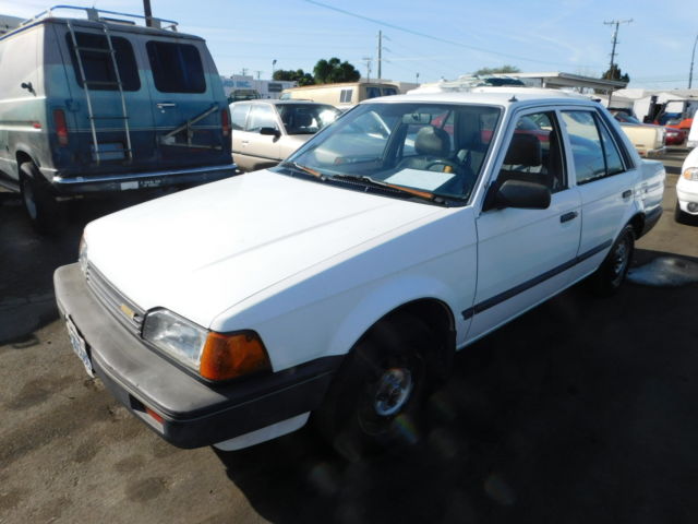 1988 Mazda 323 4-Door Sedan NO RESERVE 1988 Mazda 323 4dr Sedan