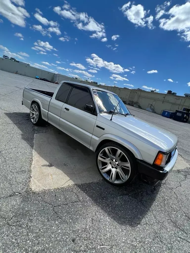 1988 Mazda B-Series Pickups Grey CAB PLUS 1988 Mazda B-Series Pickups CAB PLUS