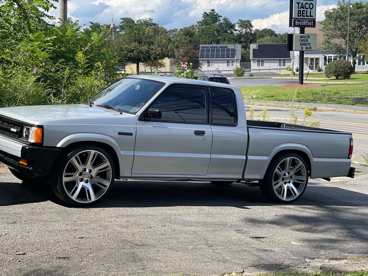 1988 Mazda B-Series Pickups CAB PLUS - photo 4
