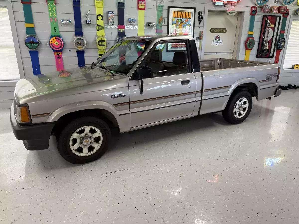 1988 Mazda B2200 Pickup Brown SHORT BED 1988 Mazda B-Series Pickups SHORT BED