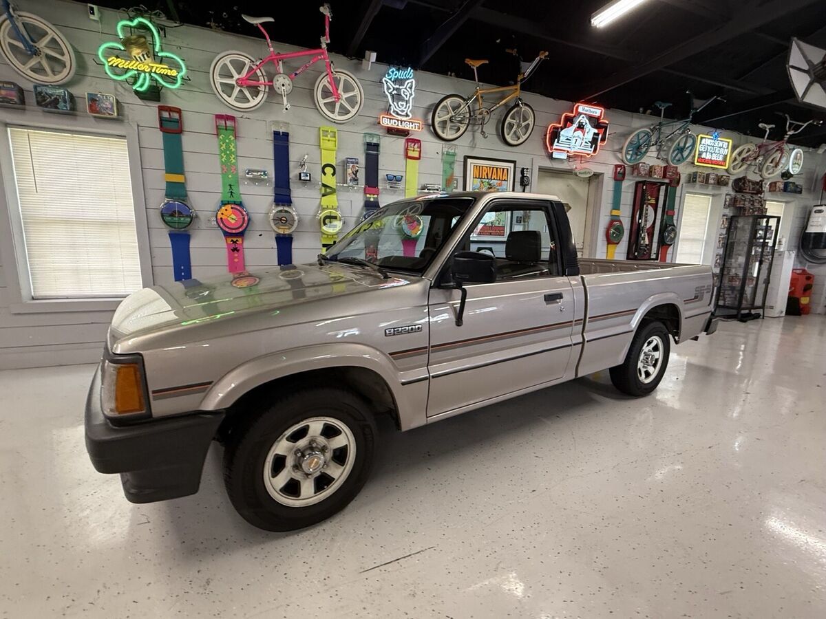 1988 Mazda B-Series Pickups SHORT BED - photo 3
