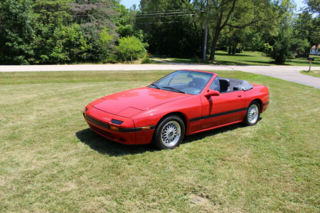 1988 Mazda RX7 Convertible Roadster with 22,224 miles. Super shape! 1988 Mazda RX-7