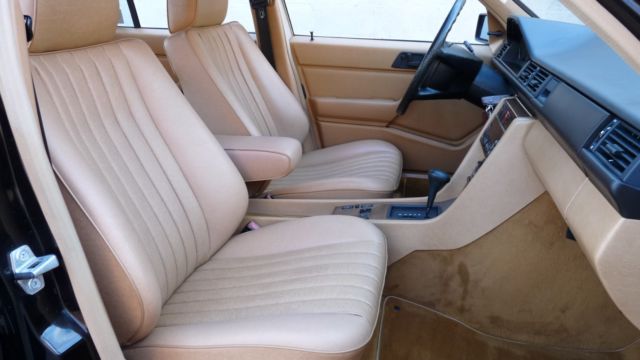 1988 Mercedes-Benz 200-Series 260E Sedan 4-Door - photo 10