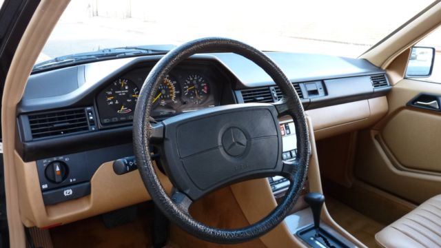 1988 Mercedes-Benz 200-Series 260E Sedan 4-Door - photo 11