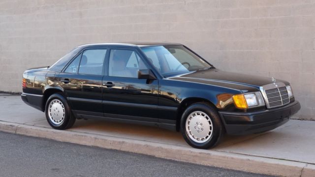 1988 Mercedes-Benz 200-Series 260E Sedan 4-Door - photo 2