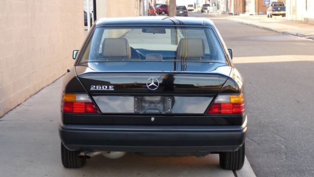 1988 Mercedes-Benz 200-Series 260E Sedan 4-Door - photo 8