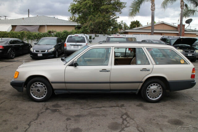 1988 Mercedes-Benz 300-Series 4 Dr - photo 6