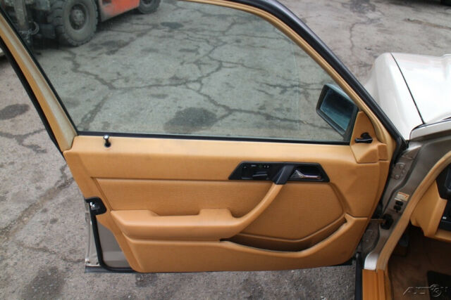 1988 Mercedes-Benz 300-Series 4 Dr - photo 8