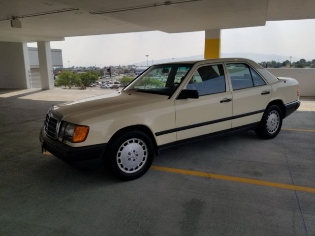 1988 Mercedes-Benz 300-Series Base Sedan 4-Door - photo 6