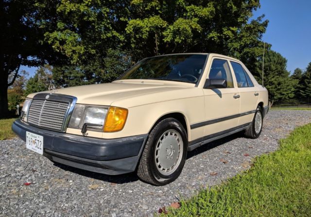 1988 Mercedes 300E NO RESERVE 106k miles, clean title, great driver, very clean 1988 Mercedes-Benz 300-Series Base Sedan 4-Door