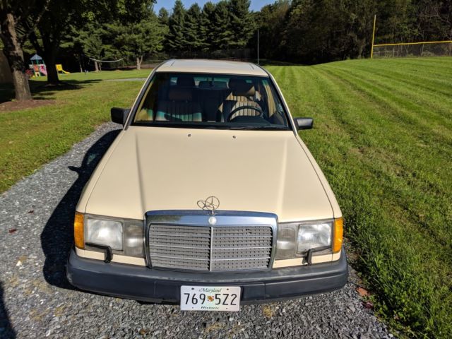 1988 Mercedes-Benz 300-Series Base Sedan 4-Door - photo 7