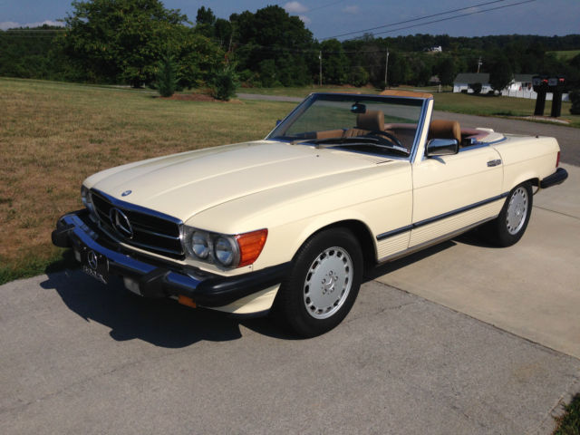 1988 Mercedes 560SL 66,480 Original Miles With Recent Service Records 1988 Mercedes-Benz SL-Class 560SL