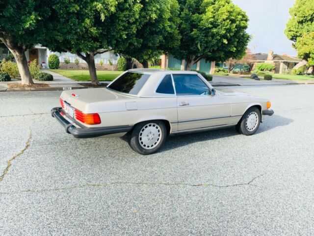 1988 Mercedes-Benz SL-Class 560SL - photo 9