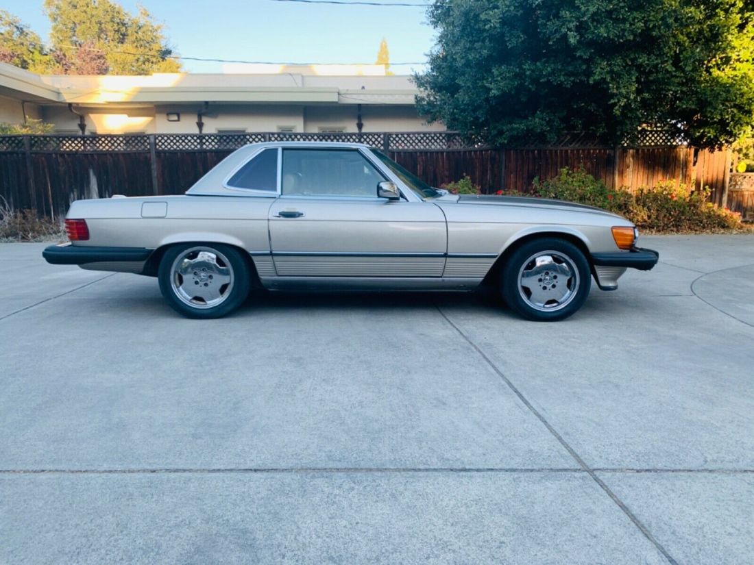 1988 Mercedes 560SL, Champagne Metallic with Tan leather interior 1988 Mercedes-Benz SL-Class