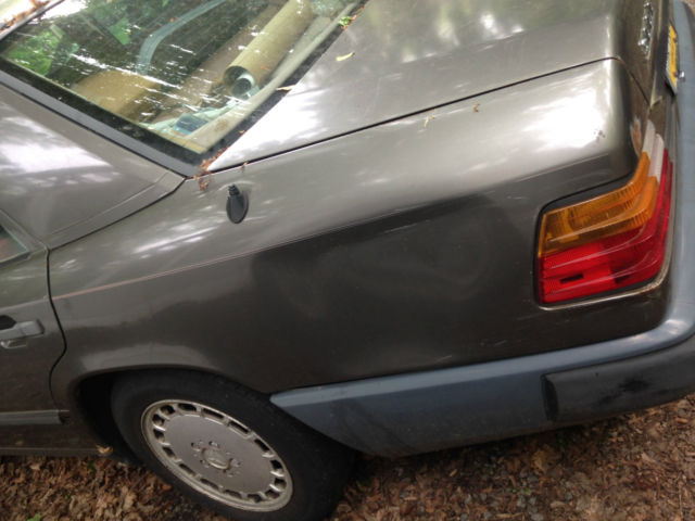 1988 Mercedes-Benz 300-Series 300E - photo 2