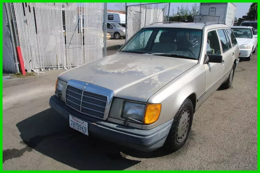 1988 Mercedes Benz 300 TE 3.0 L 6 Cylinder NO RESERVE 1988 Mercedes-Benz 300-Series 300 TE