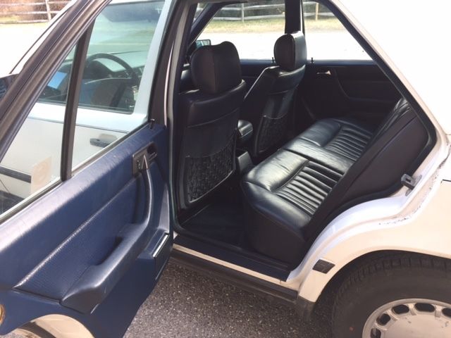 1988 Mercedes-Benz 300-Series SEDAN - photo 11