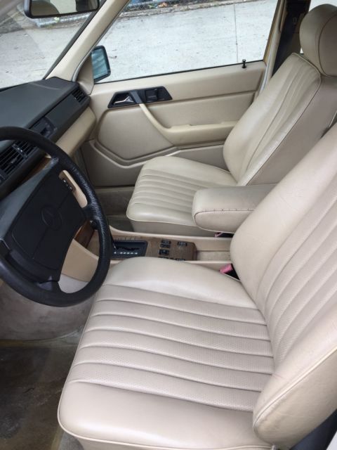 1988 Mercedes-Benz 300-Series 300E - photo 11
