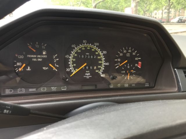 1988 Mercedes-Benz 300-Series 300E - photo 13