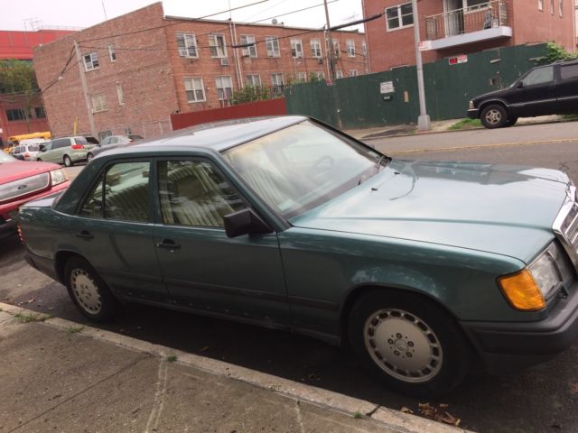1988 Mercedes-Benz 300-Series 300E - photo 2