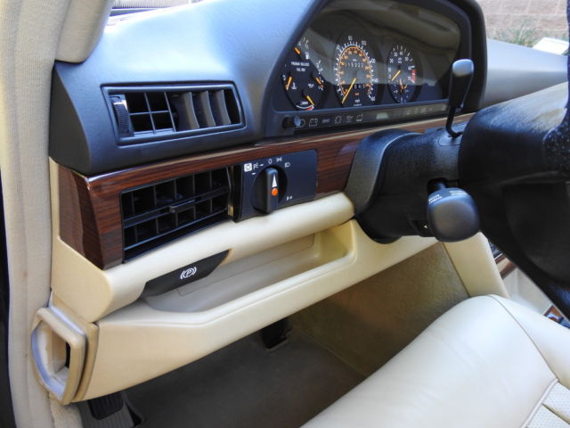 1988 Mercedes-Benz 300-Series Base Sedan 4-Door - photo 12