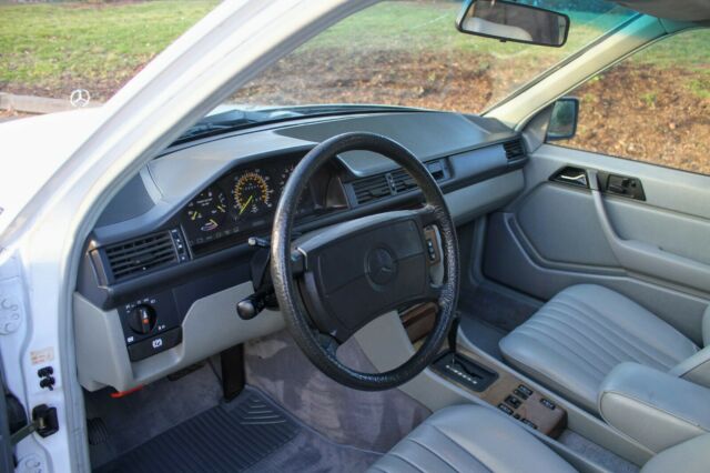 1988 Mercedes-Benz E-Class - photo 10