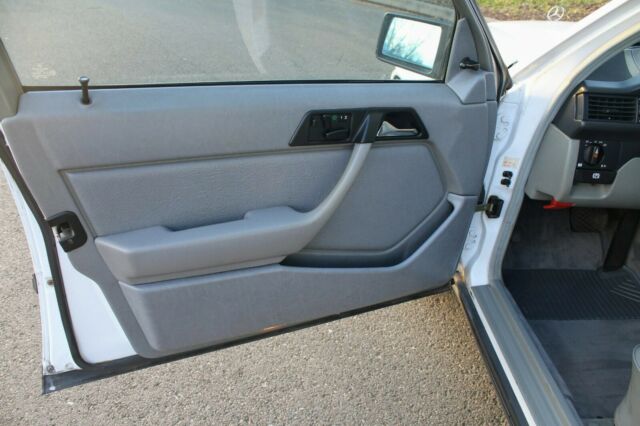 1988 Mercedes-Benz E-Class - photo 9
