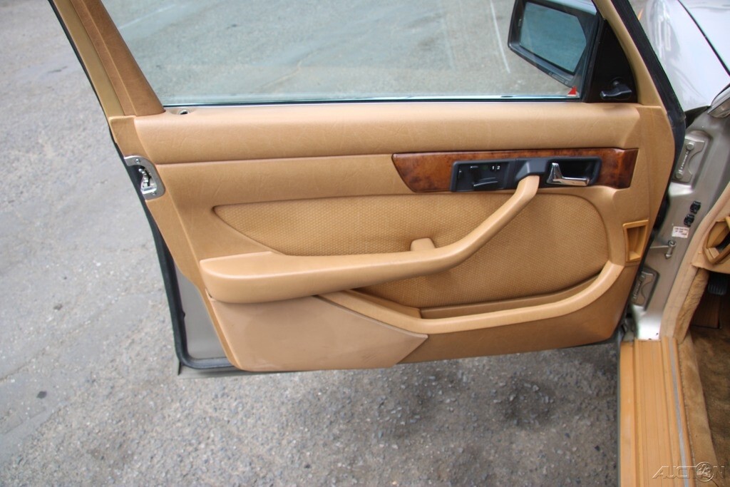 1988 Mercedes-Benz 500-Series 560 SEL - photo 11