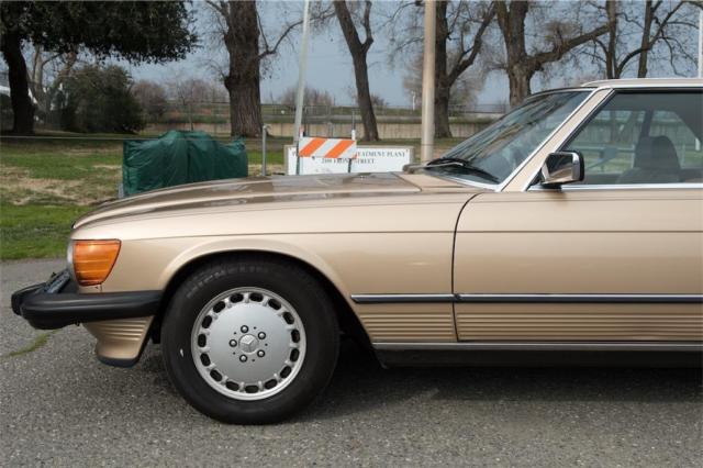 1988 Mercedes-Benz 500-Series 560SL - photo 3