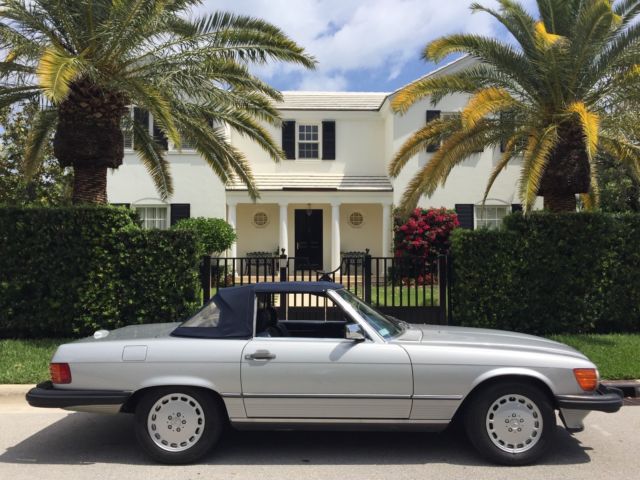 1988 Mercedes-Benz 560 SL 23,063 Original miles ,Immaculate. 1988 Mercedes-Benz SL-Class Roadster