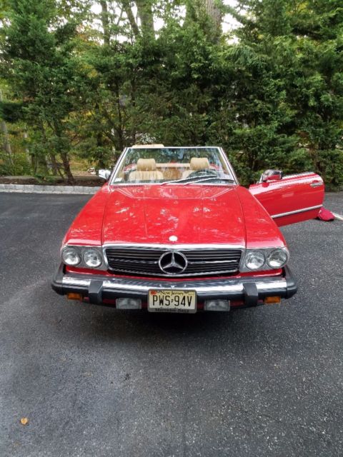 1988 mercedes Benz 560 sl garage kept driven twice a year 1988 Mercedes-Benz SL-Class
