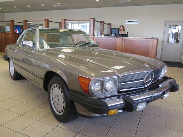1988 Mercedes-Benz 560 SL LEATHER 162,957 Miles SANDLEWOOD 5.6L Automatic 1988 Mercedes-Benz 560 SL LEATHER