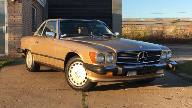 1988 Mercedes-Benz 560SL, 61k Miles, Well Documented and in Very Nice Condition 1988 Mercedes-Benz SL-Class 560SL