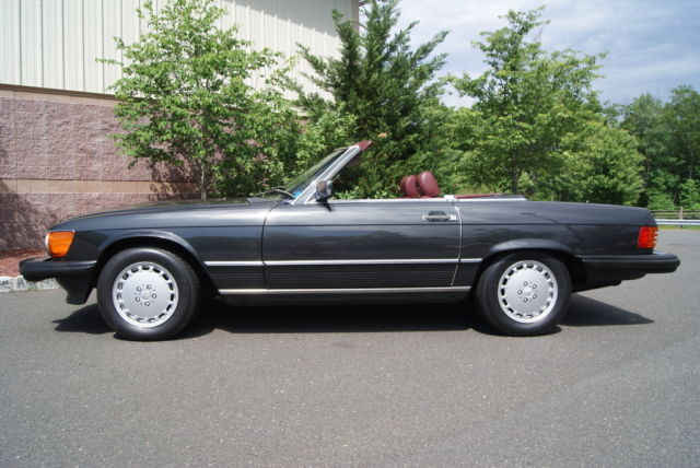 1988 Mercedes-Benz 560SL Black Pearl/Burgundy 43k miles Collector Quality Car !! 1988 Mercedes-Benz 500-Series