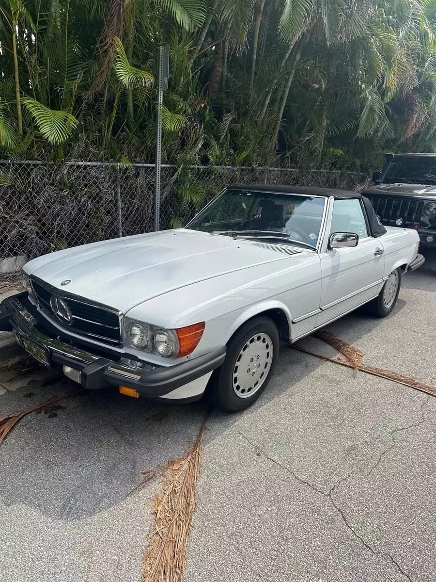 1988 Mercedes-Benz 560SL Convertible White SL 1988 Mercedes-Benz SL-Class SL