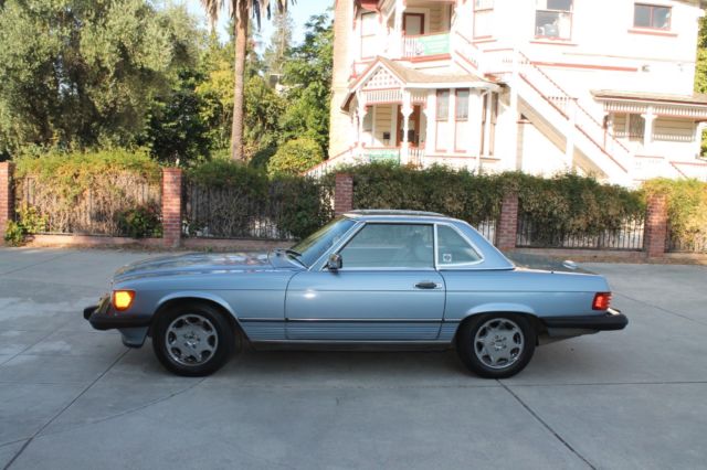 1988 Mercedes Benz 560SL, Diamond Blue Metallic, Original paint, Records/Books 1988 Mercedes-Benz SL-Class 560SL