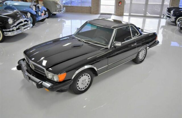 1988 Mercedes-Benz 560SL Mercedes-Benz 560SL, 33k Miles 33008 Miles Black Manu 1988 Mercedes-Benz SL-Class Mercedes-Benz 560SL, 33k Miles