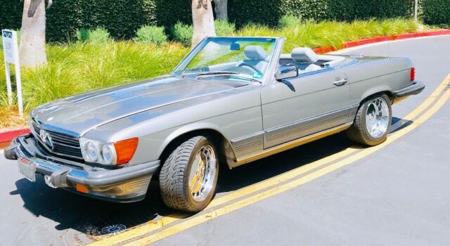 1988 MERCEDES BENZ 560SL. Only 63k miles! The Last year made of this model! Orig 1988 Mercedes-Benz SL-Class