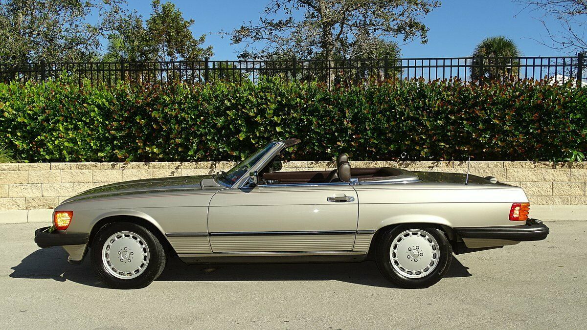 1988 Mercedes-Benz SL-Class LOW MILES - photo 2