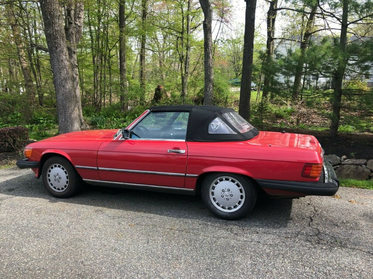 1988 Mercedes-Benz SL-Class 560SL 1988 Mercedes-Benz SL-Class SL
