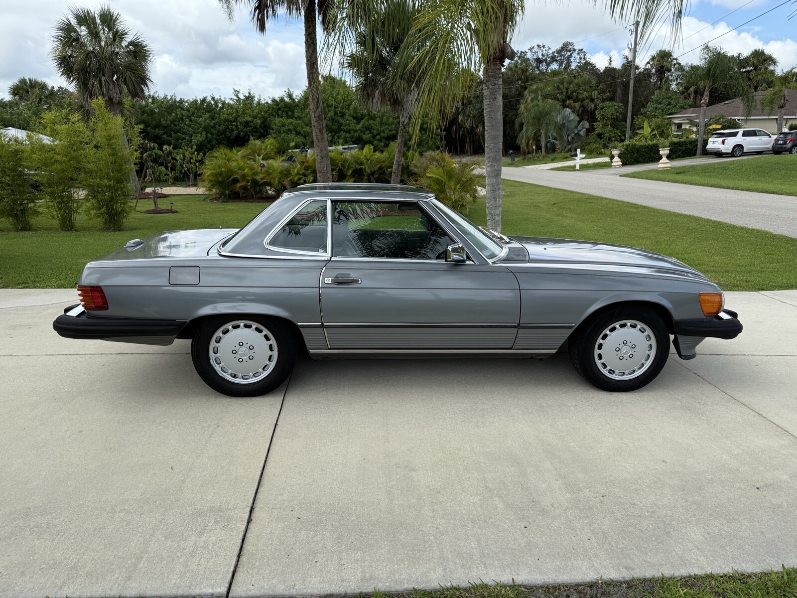 1988 Mercedes-Benz SL-Class 560 SL - photo 4
