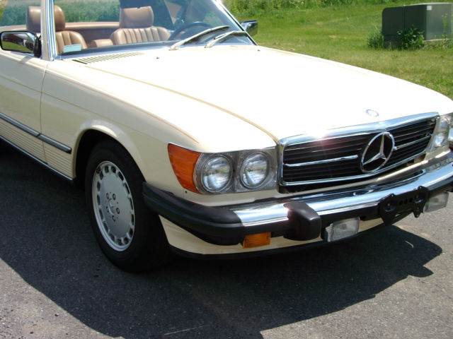 1988 Mercedes-Benz SL-Class SL560 17K Miles - photo 6