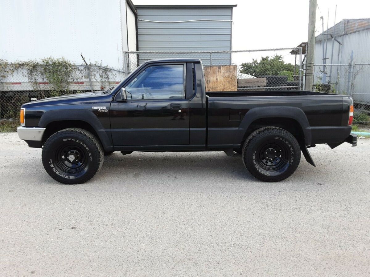 1988 Mitsubishi Mighty Max SPX 4X4 MANUAL 5 SPEED 4 CYLINDER 4WD PICKUP TRUCK - photo 13